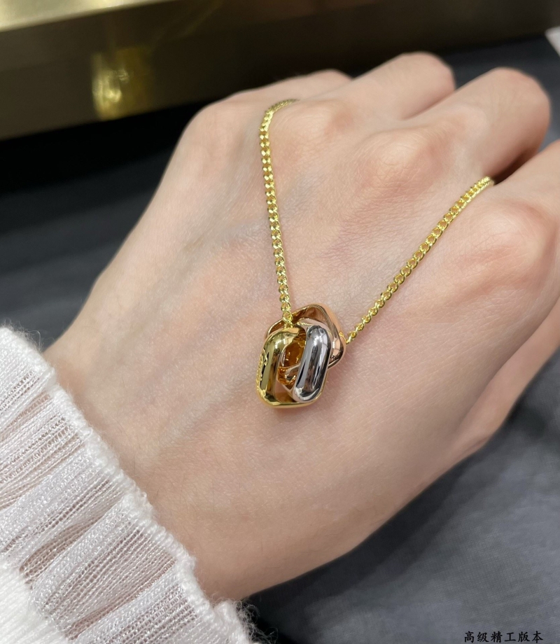 Ca*t1er necklaces
